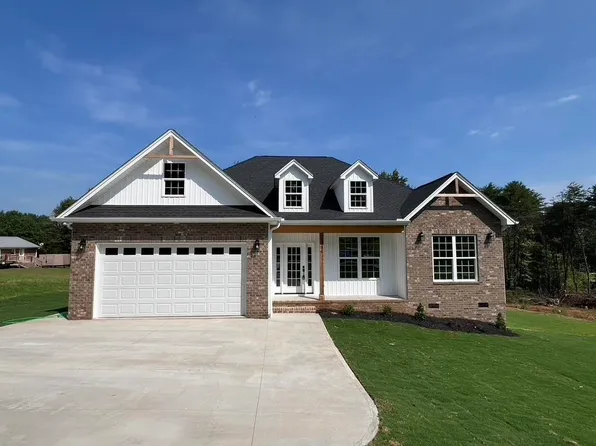 336 Wall St, Campobello, SC 29322