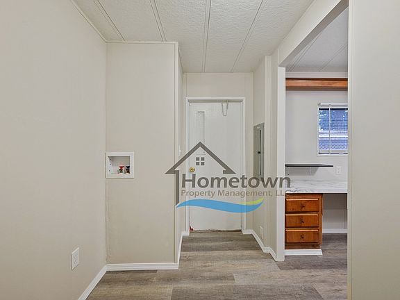 3rd image of 140 W Cosgrove Rd