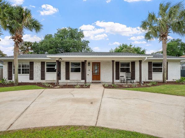 321 Saint Andrews Dr, Niceville, FL 32578