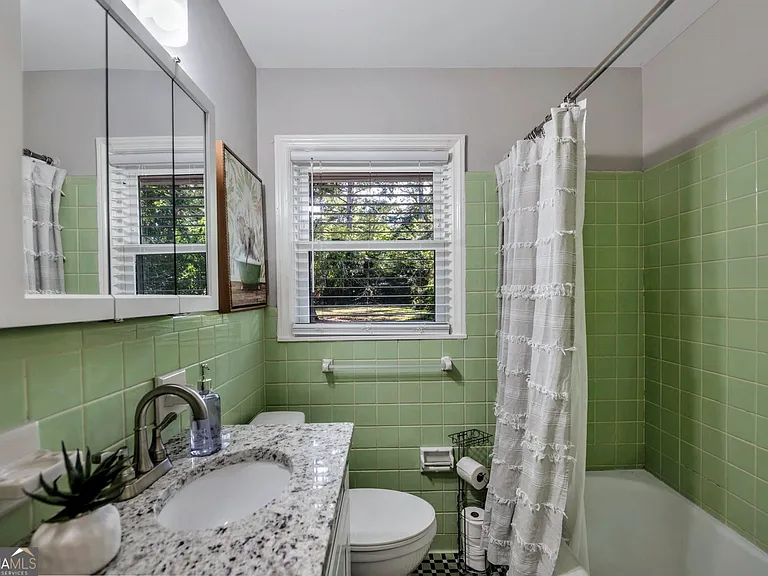 1131 Stoneybrook Rd — Photo 20