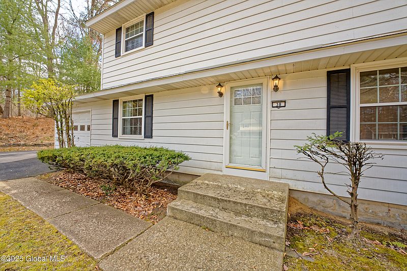4th image of 38 Weston Drive