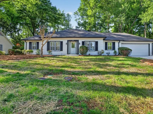 13 Olde Orchard Ln, Greenville, SC 29615