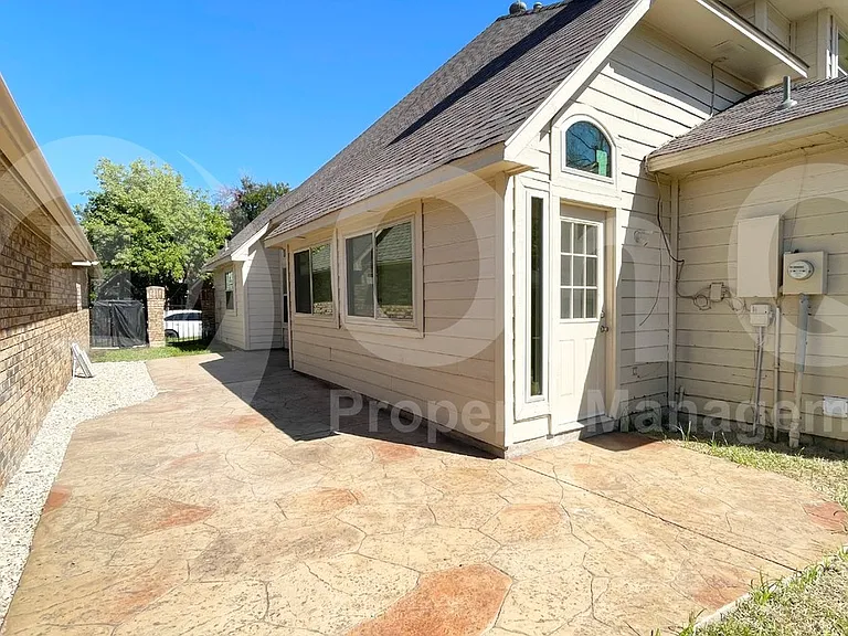 314 Dakota Trl — Photo 20