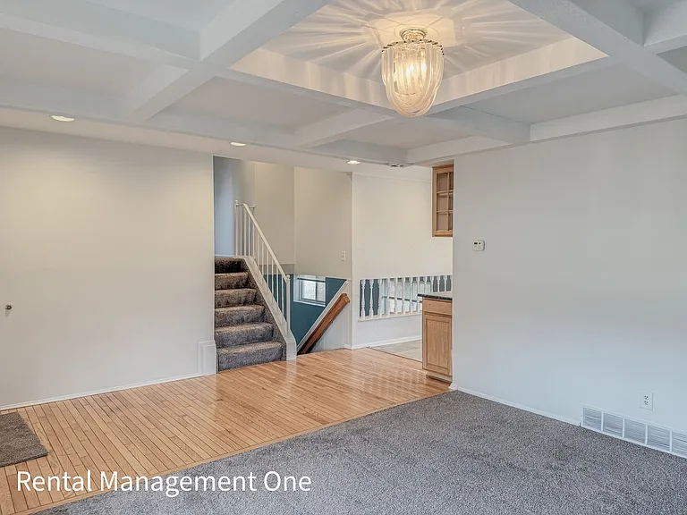 5604 Haymeadow Dr — Photo 10