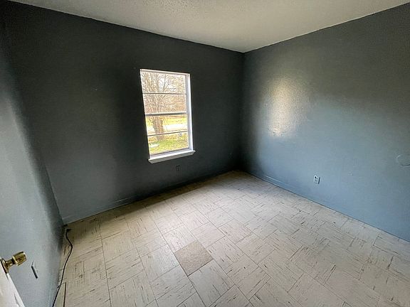4th image of 1718 Gilliam St