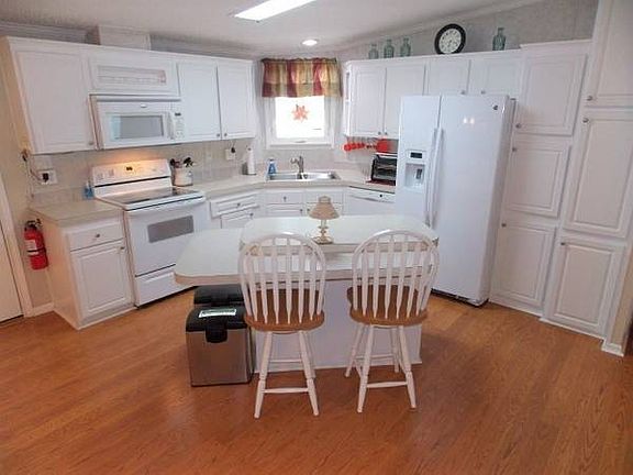 3rd image of 34709 Green Arbor St