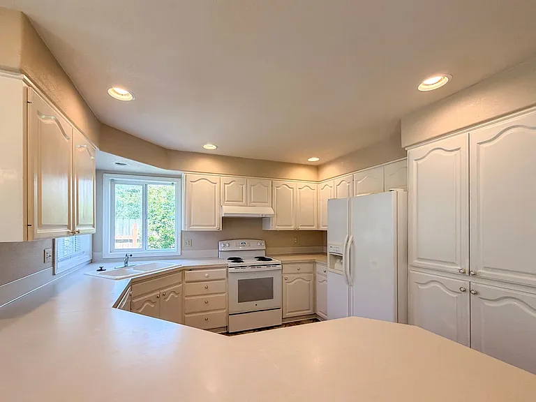 7349 Oneil Rd NE — Photo 9