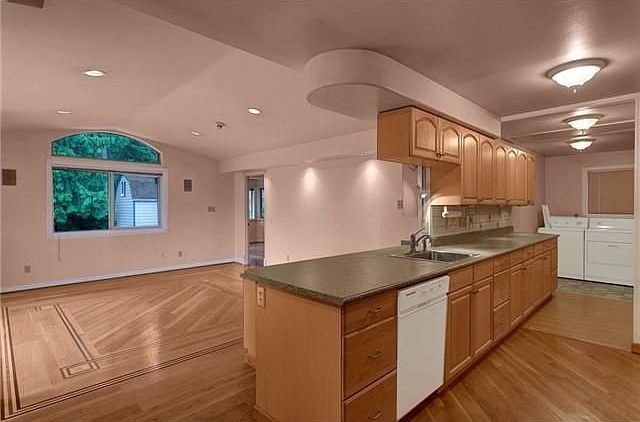 2nd image of 315 NE 192nd St