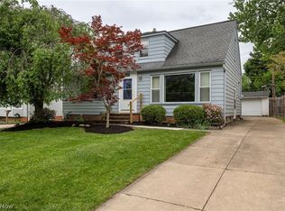 5042 N Barton Rd, Lyndhurst, OH 44124