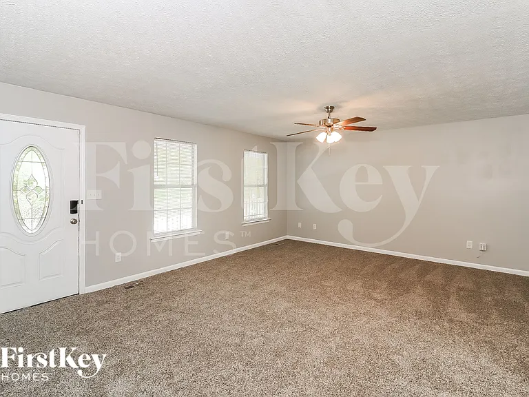 95 Glenwood Ct — Photo 4
