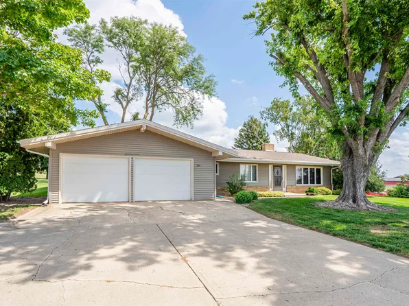 303 Virginia St, Alton, IA 51003