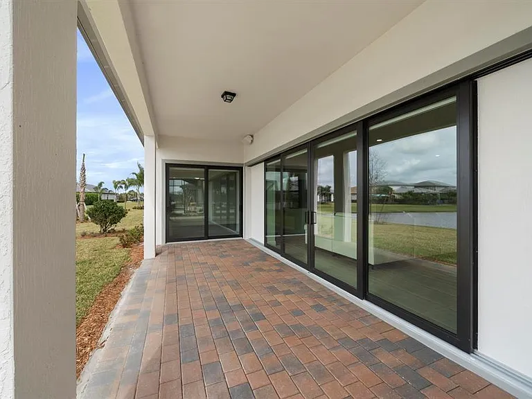 818 SE Courances Dr — Photo 19