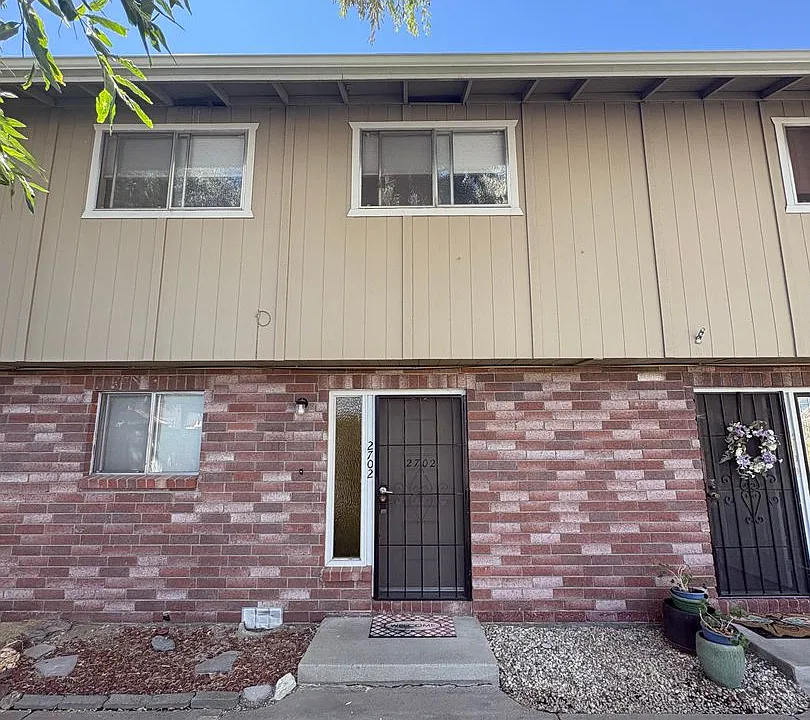 2702 W Modoc Ct