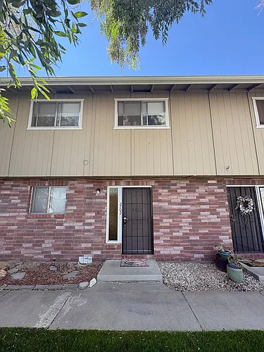 2702 W Modoc Ct Photo 1