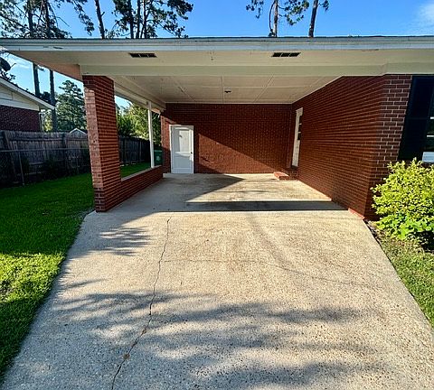 3rd image of 1205 Thomwal St