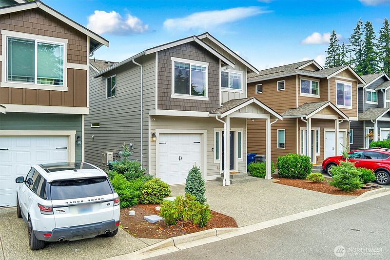 2nd image of 418 Raybird Avenue