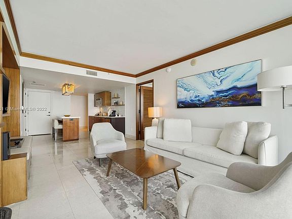 4th image of 6805 Collins Ave #422