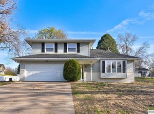 1902 Terry Ave, Bellevue, NE 68005