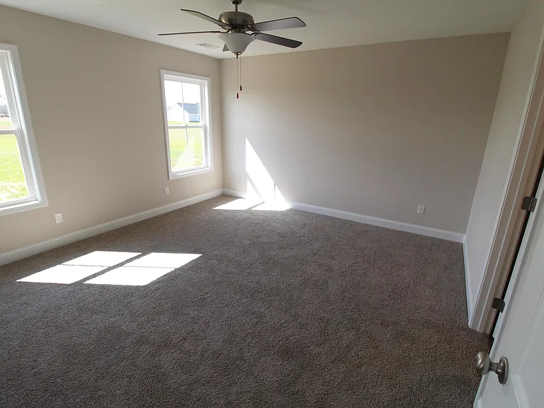 406 Noble Ct — Photo 36