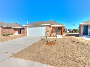 920 Hudson Rd, Chickasha, OK 73018
