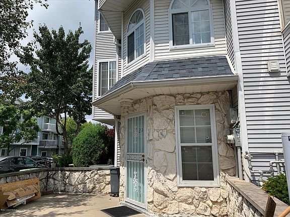 2nd image of 29 Country Dr N