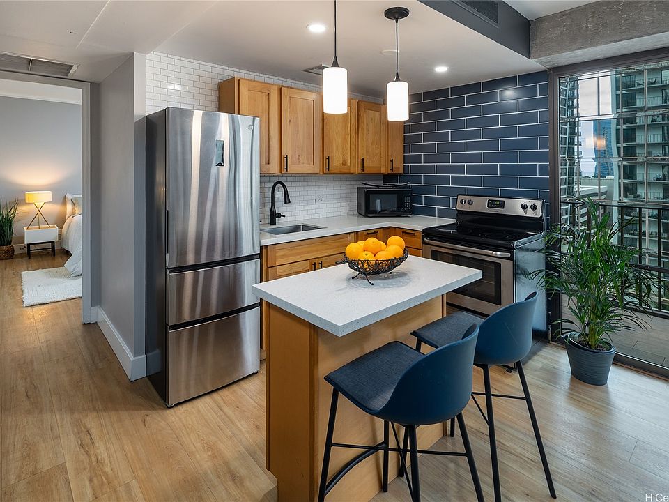 1st image of 225 Queen St APT 14C