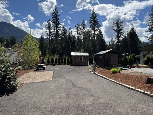 54432 McKenzie Hwy #40, Blue River, OR 97413
