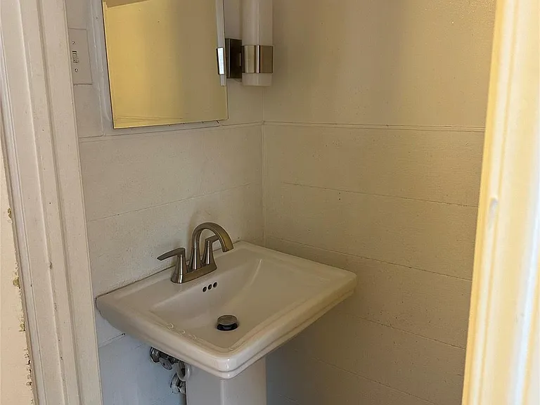 3865 Grayton St — Photo 15