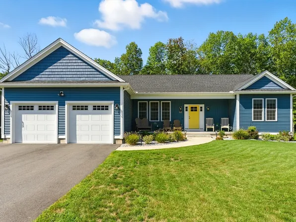 25 Sycamore Cir, Belchertown, MA 01007