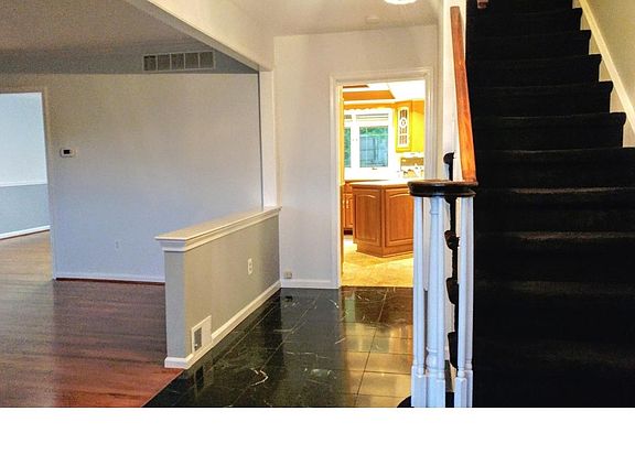 4th image of 28 Beth Dr