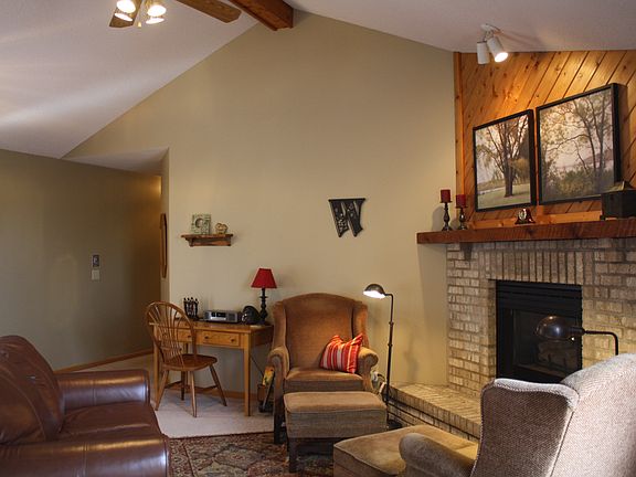 4th image of 805 Spring Hill Dr