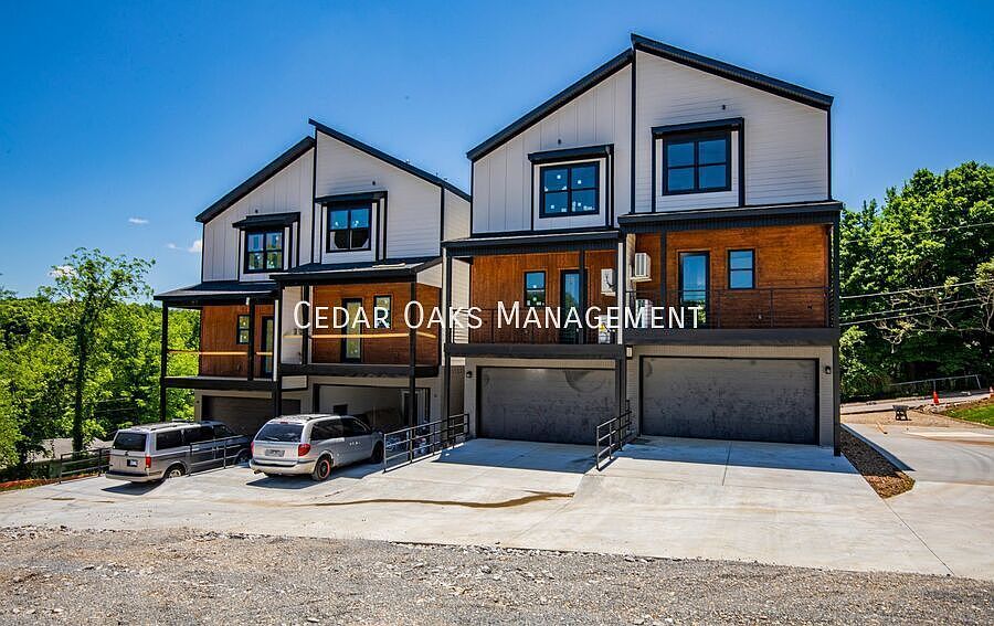 1st image of 118 E Mountain St #118