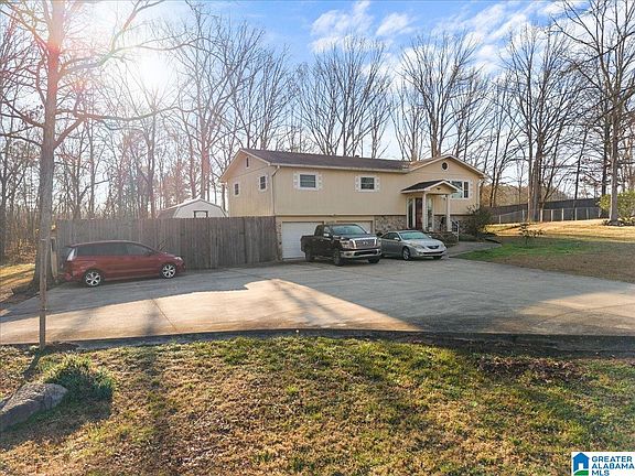 4th image of 60 Sherry Ln