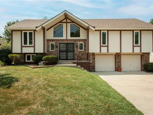 9016 Arlington Ct, Kansas City, MO 64138