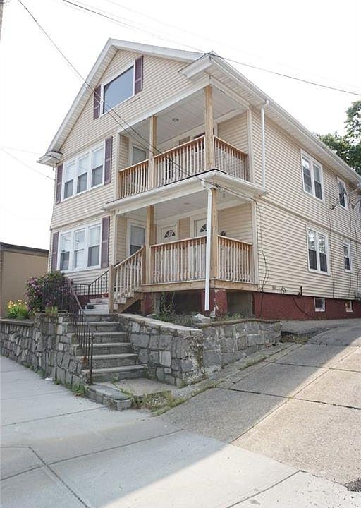 2nd image of 760 Reservoir Ave