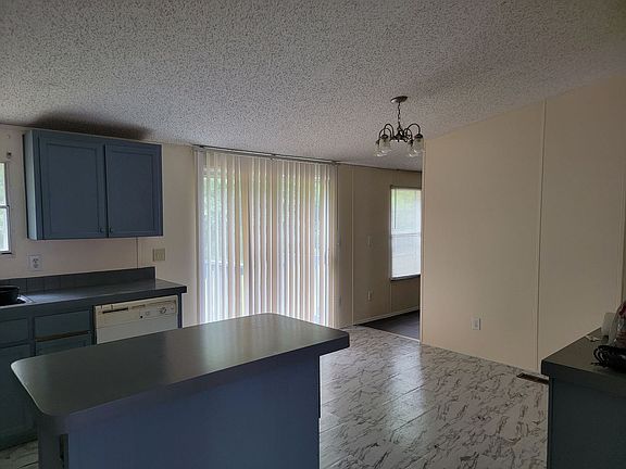 5th image of 900 Bryan Dr