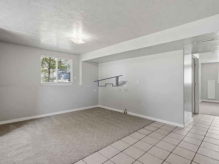 77037-4879 S 5050 W — Photo 19