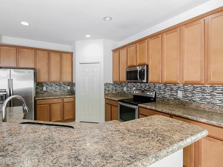 3314 Hawthorne Ave — Photo 8