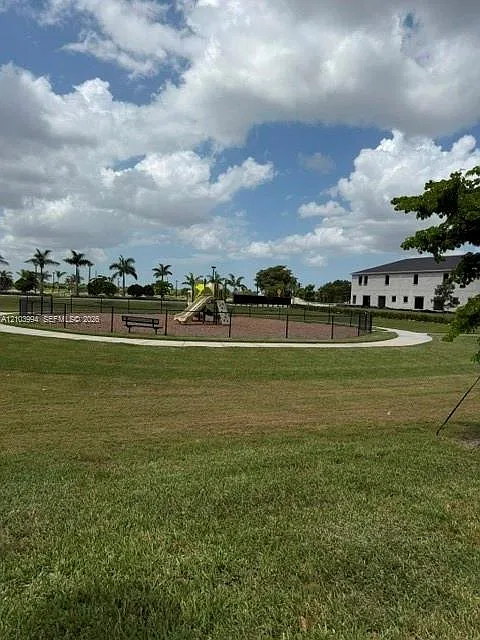 3 bed, 2.5 bath, $2,550 — Photo 4