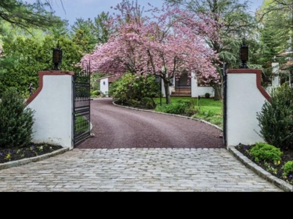 8 Plaka Ct