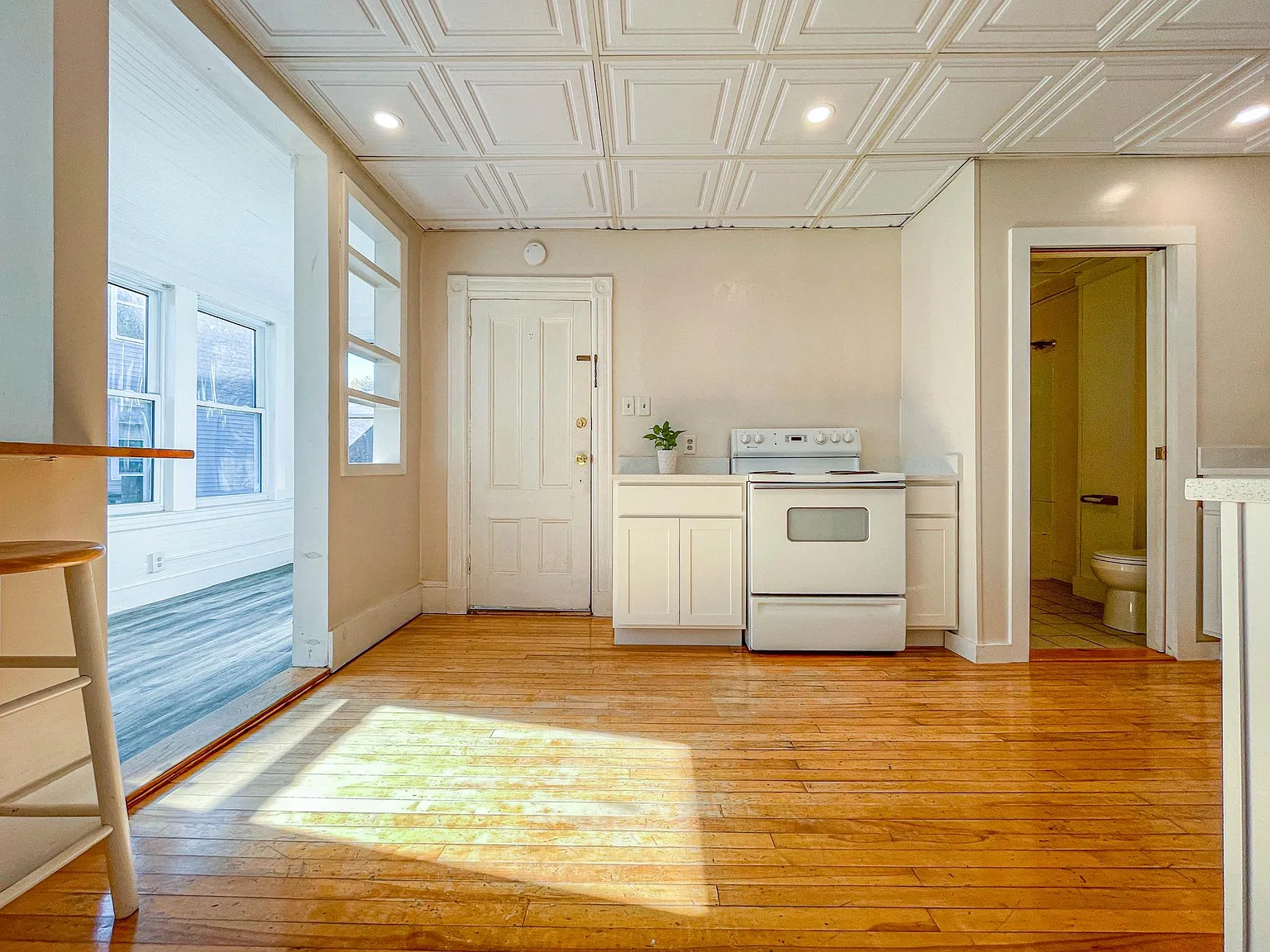 2 bed, 1100 sqft, $2,600 — Photo 3