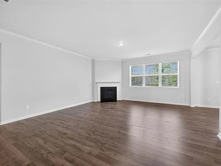 7566 Jennadee Dr — Photo 5