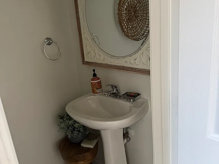 163 Creekwood Dr — Photo 7
