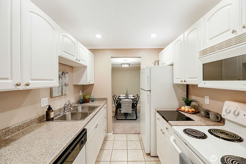 4th image of 9900 NE 124th Street #1306