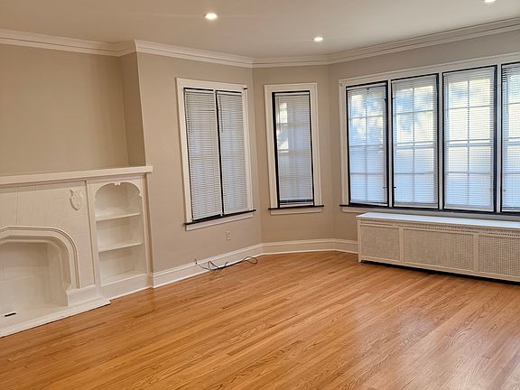 3rd image of 9221 S Bishop St #1