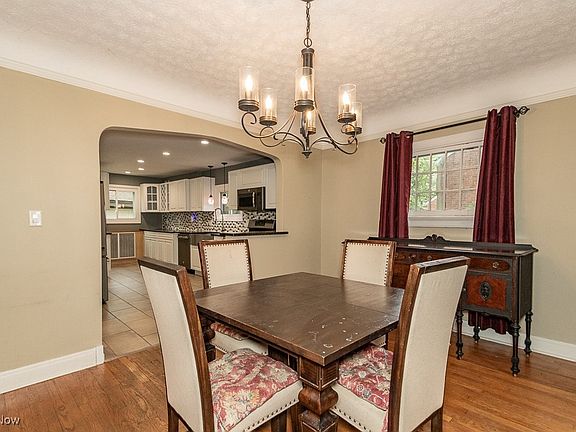 5th image of 4418 Acacia Dr