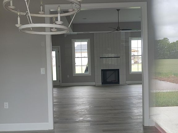 4th image of 323 Leon Dr