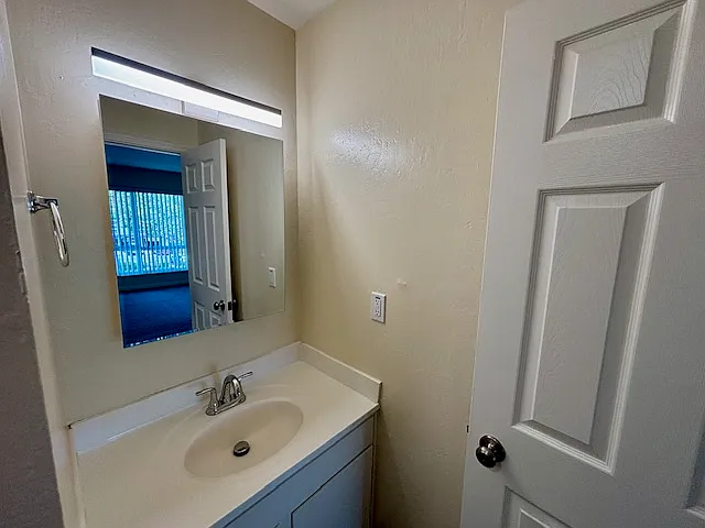 4680 Hamilton Ave — Photo 37
