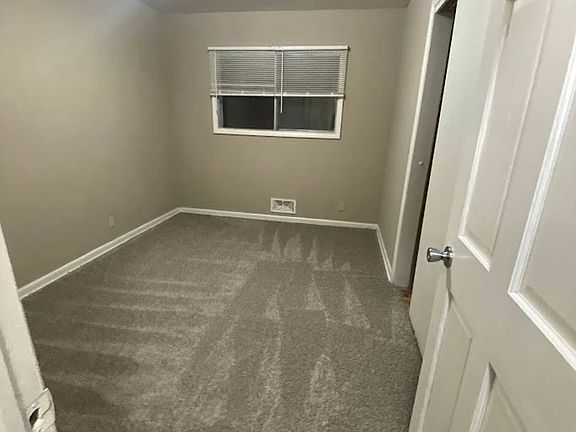 5th image of 4131-4133 W Kiley Ave