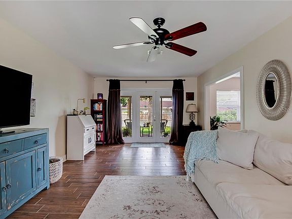 3rd image of 10509 Homestead Dr